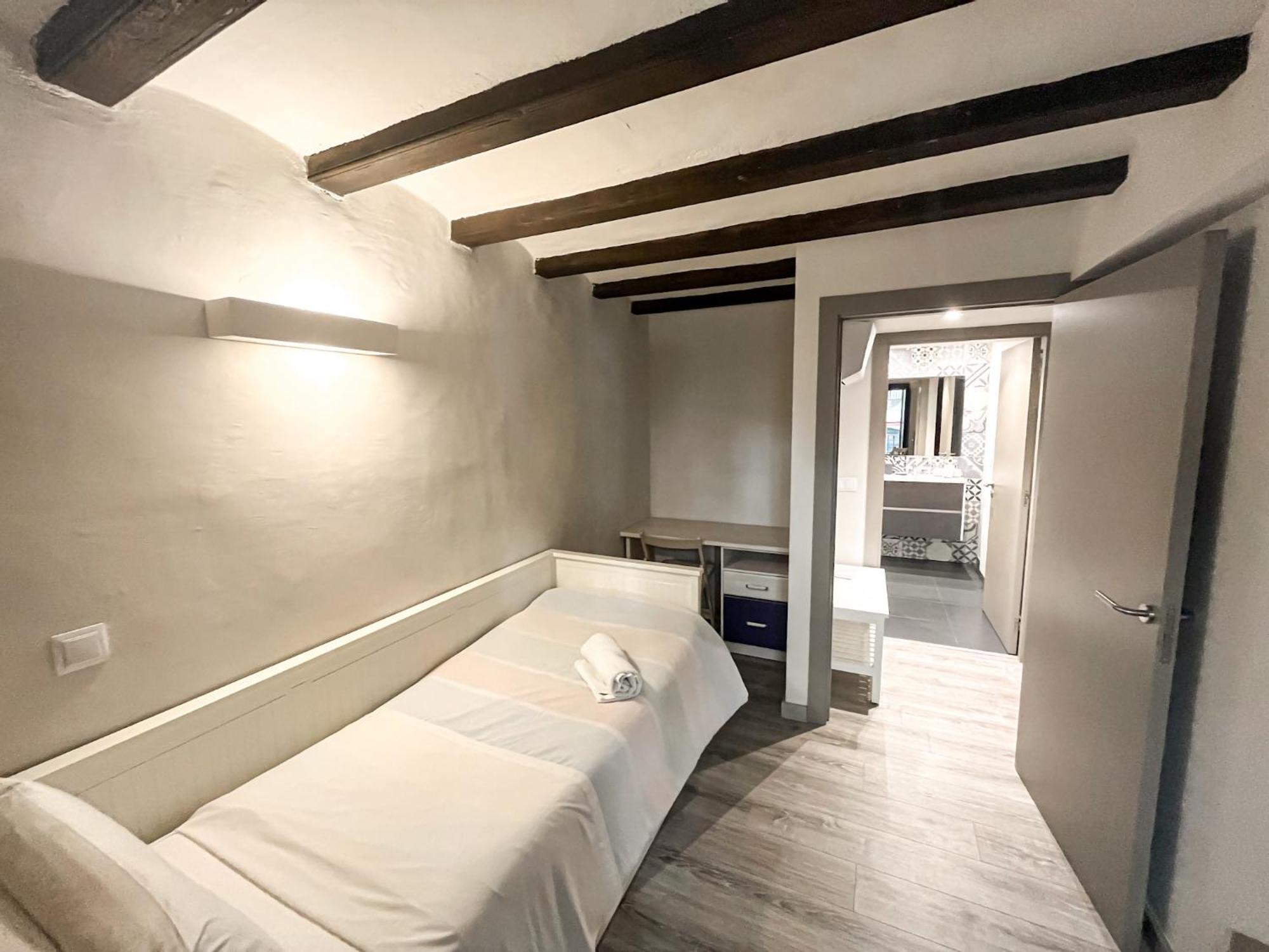 Old Town Duplex With Character Daire Girona Dış mekan fotoğraf